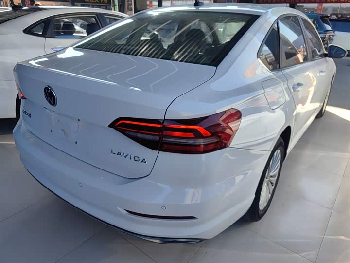 Фото 7 - Volkswagen Lavida