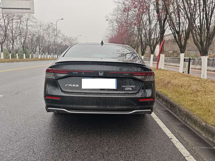 Фото 5 - Honda Accord