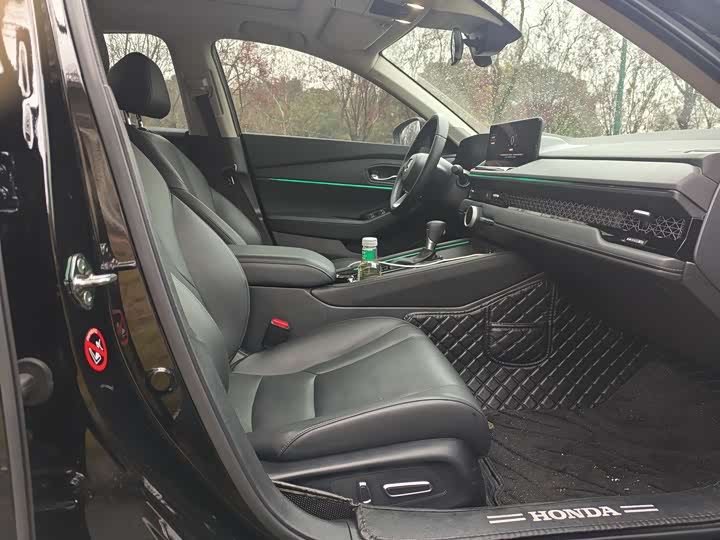 Фото 7 - Honda Accord