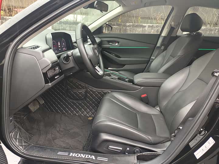 Фото 8 - Honda Accord