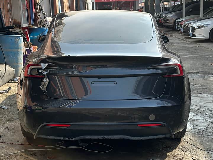 Фото 5 - Tesla Model 3