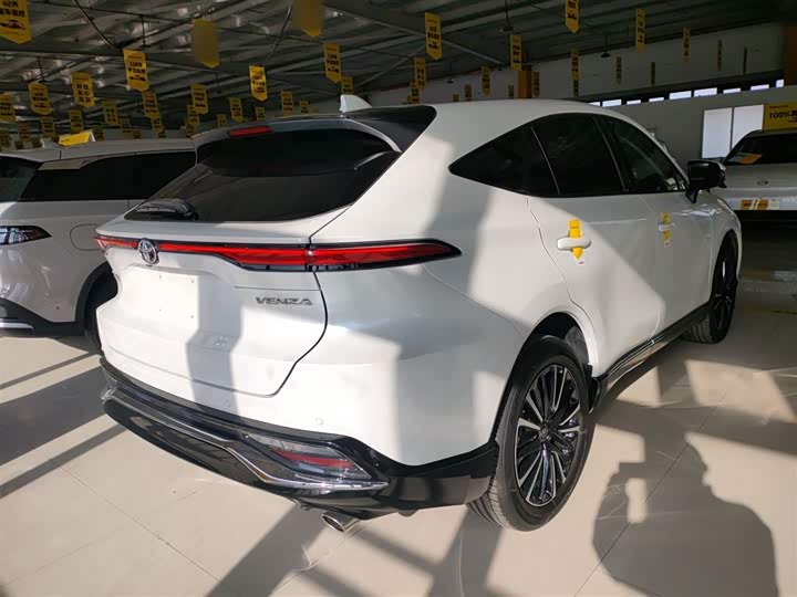 Фото 7 - Toyota Venza