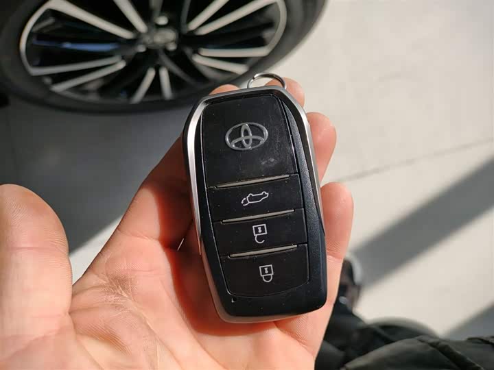 Фото 9 - Toyota Venza