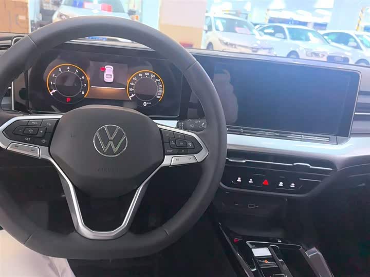 Фото 4 - Volkswagen Lamando L