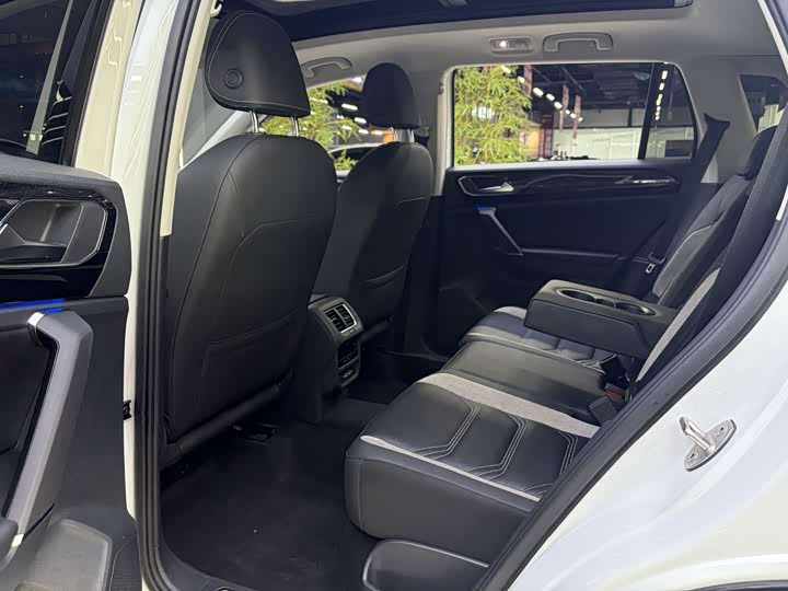 Фото 5 - Volkswagen Tayron GTE Hybrid