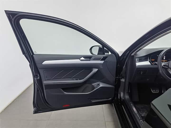 Фото 8 - Volkswagen Magotan