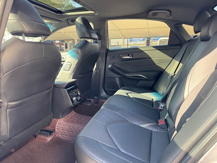 Фото 5 - Toyota Avalon