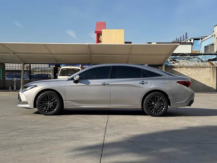 Фото 7 - Toyota Avalon