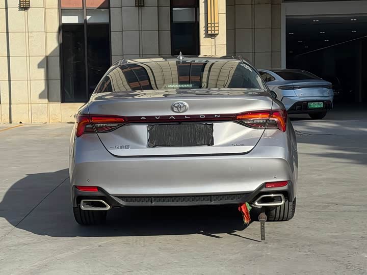 Фото 9 - Toyota Avalon