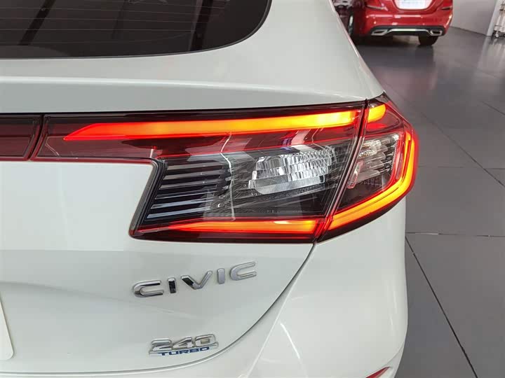 Фото 8 - Honda Civic