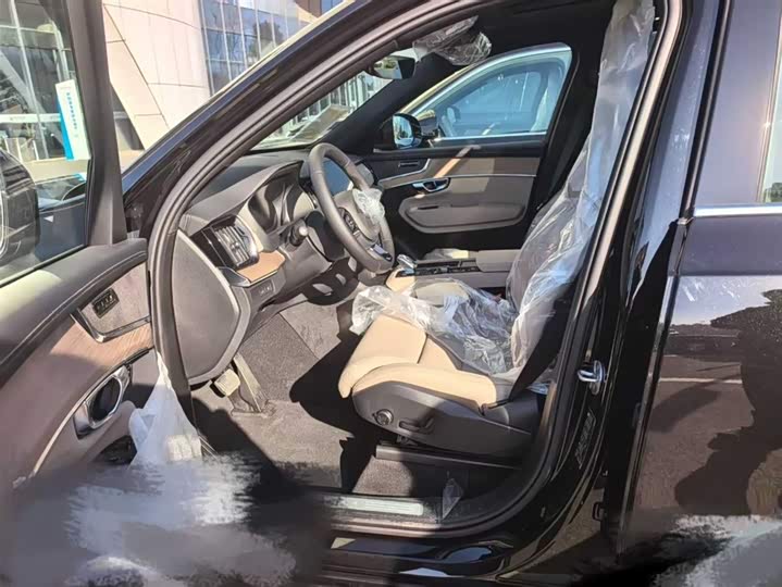 Фото 2 - Volvo XC90 Hybrid