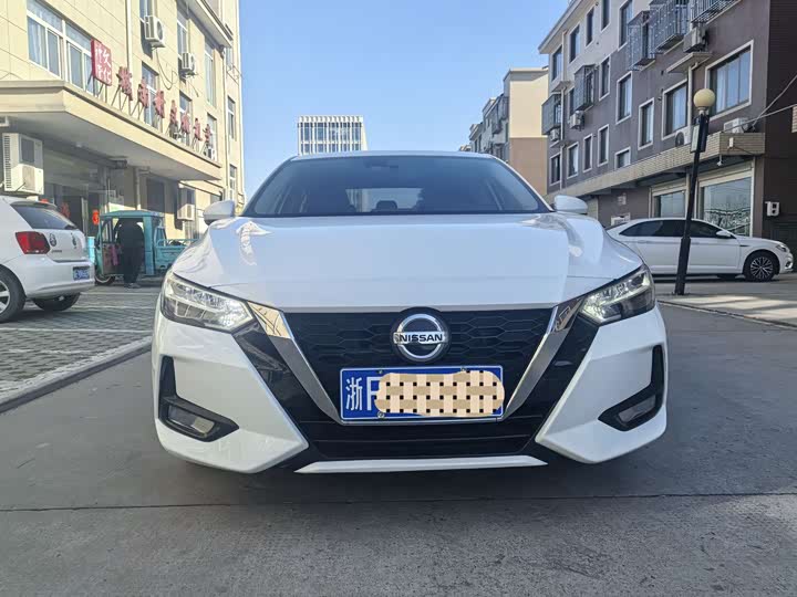 Фото 2 - Nissan Sylphy