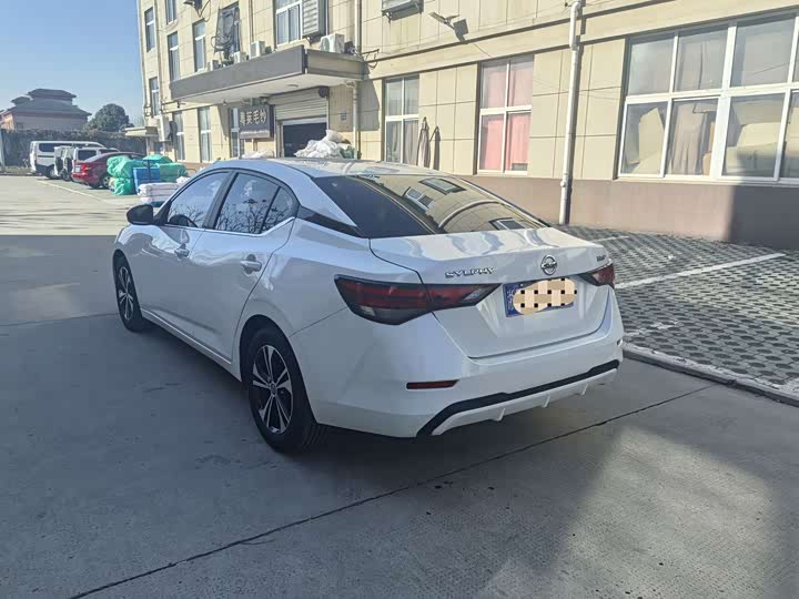 Фото 3 - Nissan Sylphy