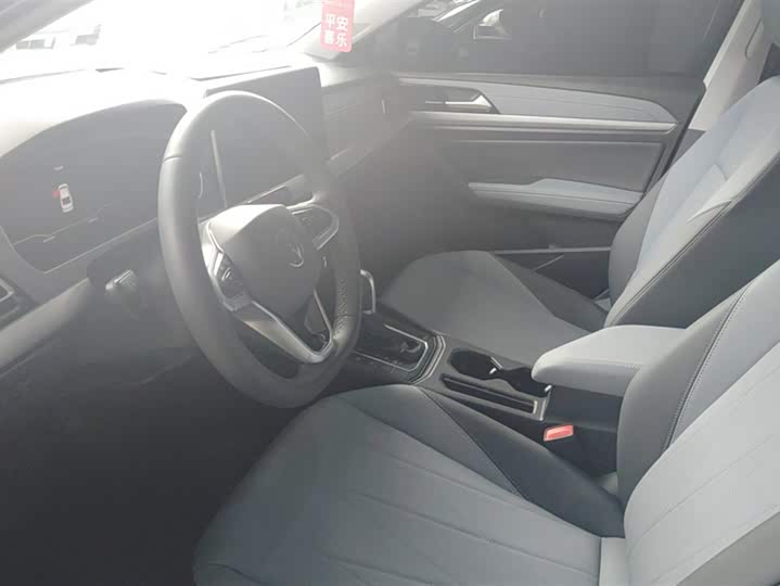 Фото 9 - Volkswagen Lavida