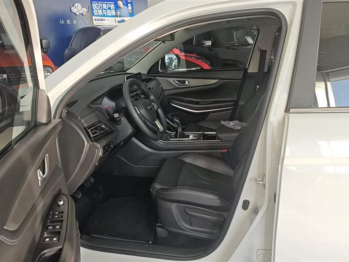 Фото 9 - Changan CS75