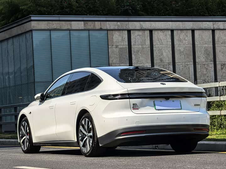 Фото 2 - Nio ET7