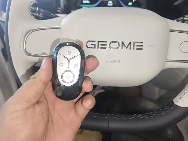 Фото 9 - Geely Galaxy Geome