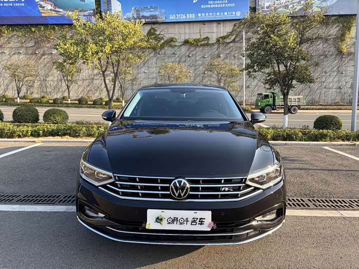 Фото 2 - Volkswagen Magotan