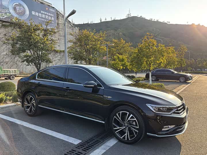 Фото 3 - Volkswagen Magotan