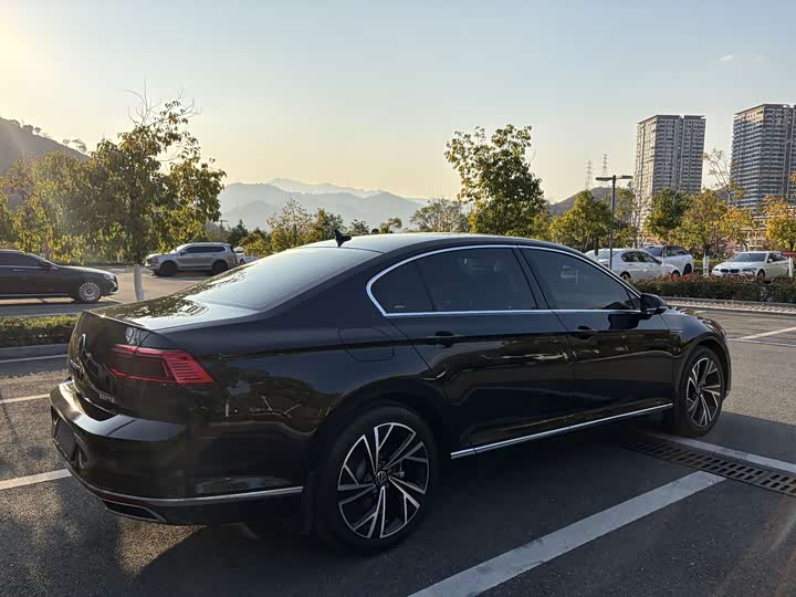 Фото 4 - Volkswagen Magotan