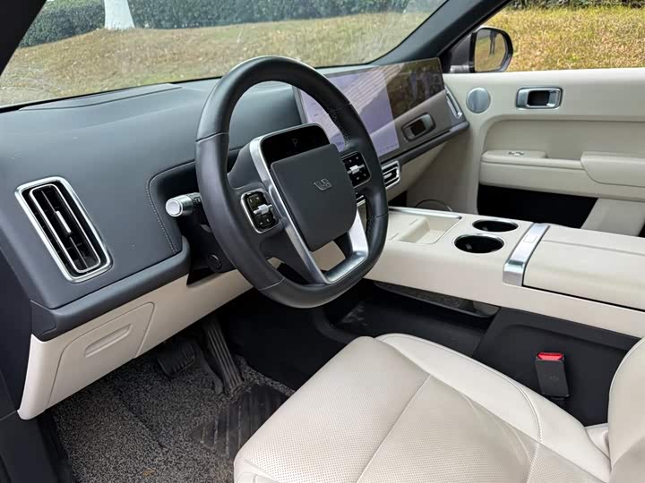 Фото 7 - LiXiang L8