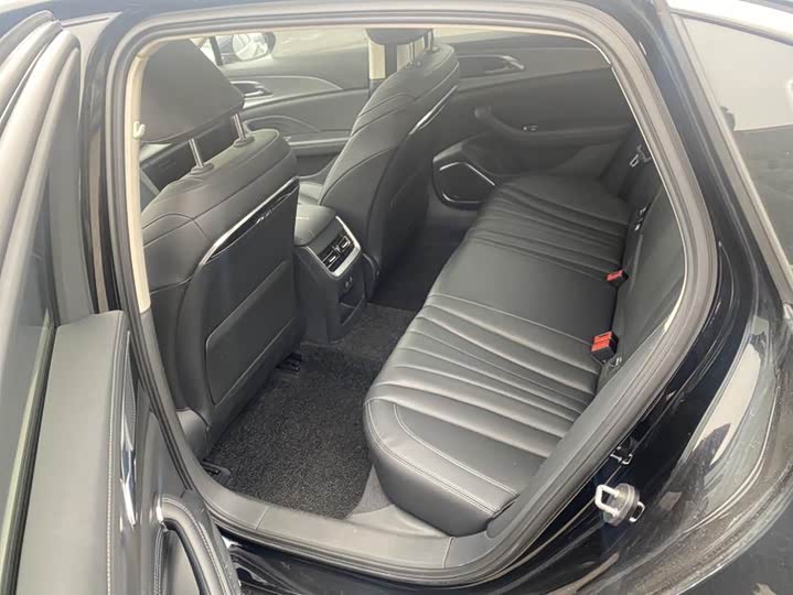 Фото 7 - Hongqi H5