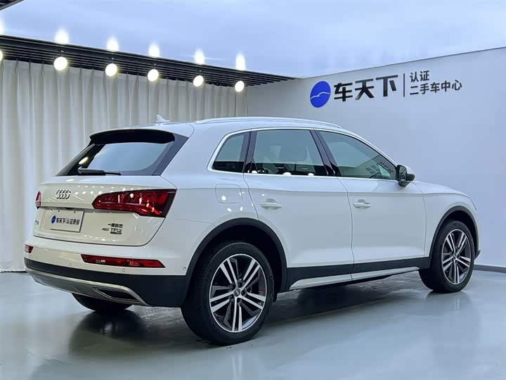 Фото 3 - Audi Q5L