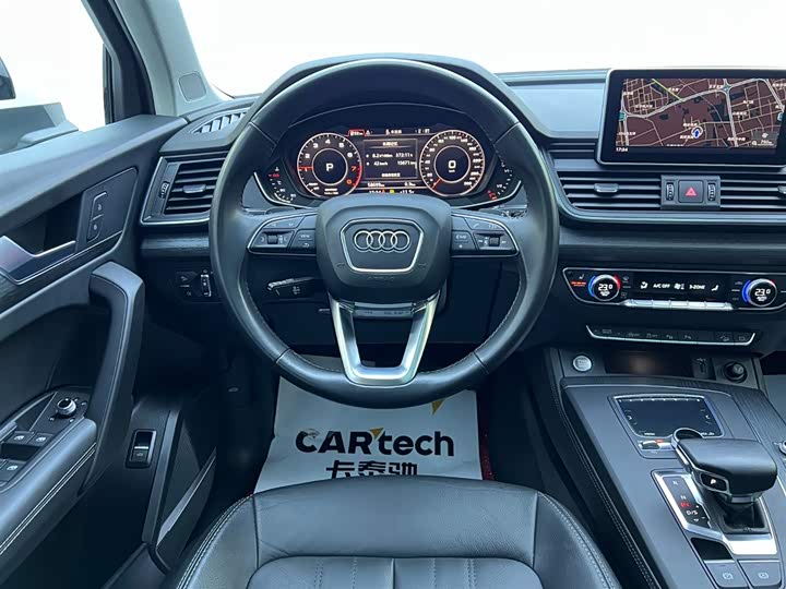 Фото 8 - Audi Q5L