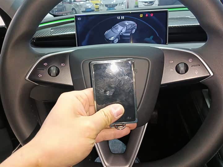 Фото 9 - Tesla Model 3