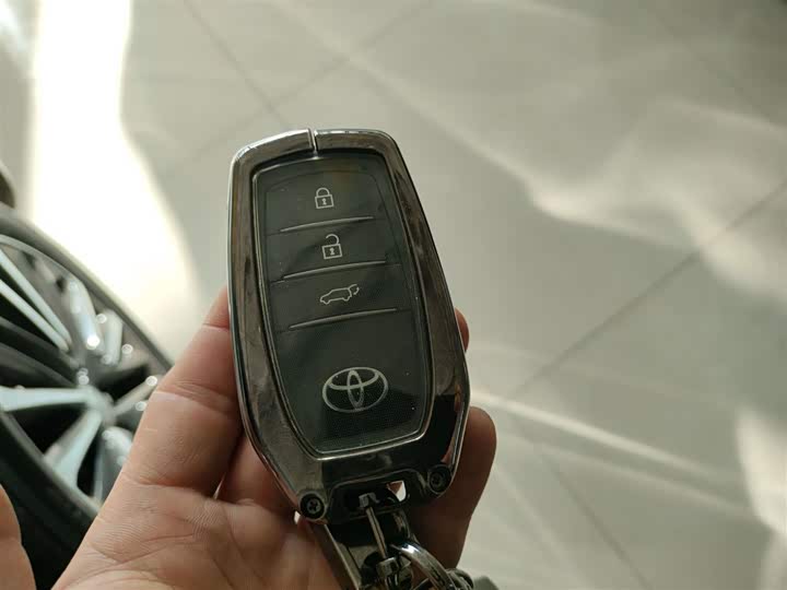 Фото 9 - Toyota Venza