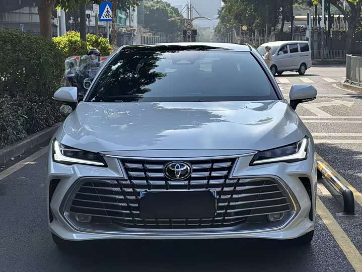 Фото 2 - Toyota Avalon