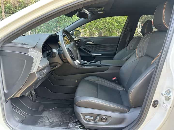 Фото 4 - Toyota Avalon