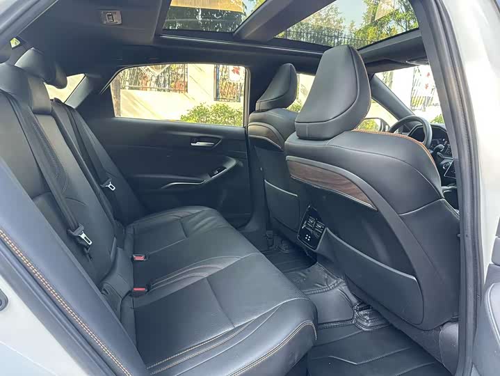 Фото 6 - Toyota Avalon