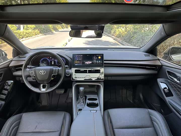Фото 8 - Toyota Avalon