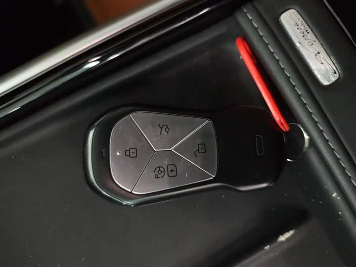 Фото 9 - XPeng G9