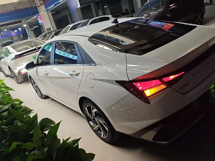 Фото 5 - Hyundai Elantra N line