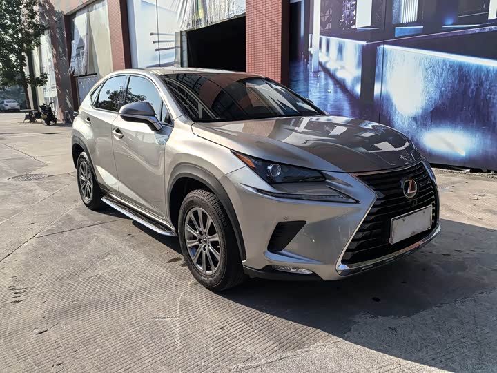 Фото 3 - Lexus NX