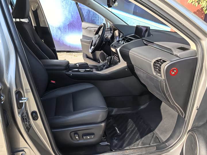 Фото 8 - Lexus NX