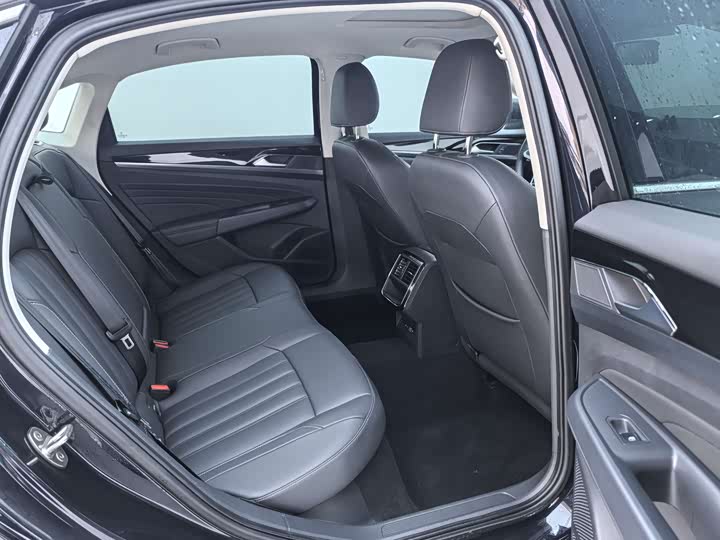 Фото 6 - Volkswagen Passat