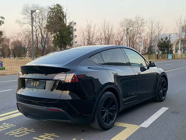 Фото 9 - Tesla Model Y