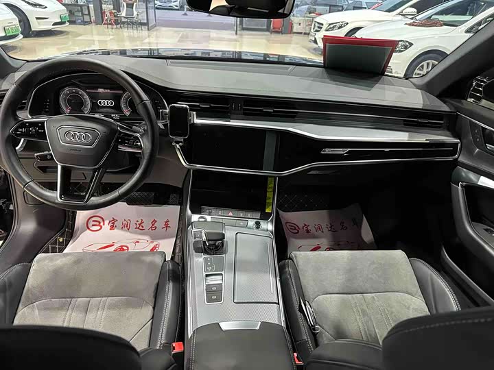 Фото 4 - Audi A6L