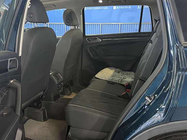 Фото 7 - Volkswagen Tiguan L Pro