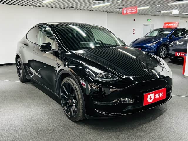 Фото 3 - Tesla Model Y