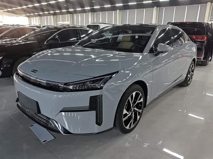 Фото 2 - Geely Galaxy L6