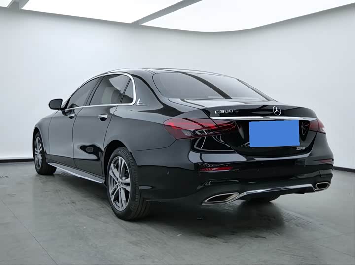 Photo 6 - Mercedes-Benz E-Class