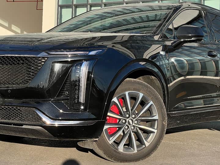 Фото 4 - Cadillac XT5