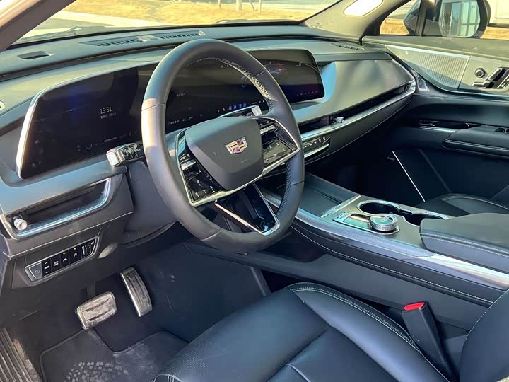 Фото 9 - Cadillac XT5