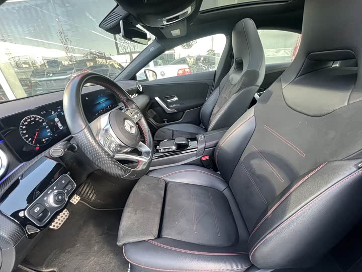 Фото 4 - Mercedes-Benz CLA-Class