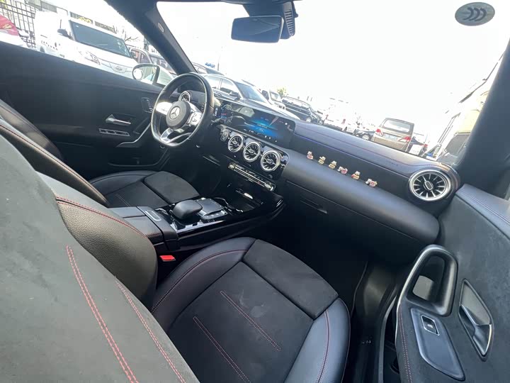 Фото 9 - Mercedes-Benz CLA-Class