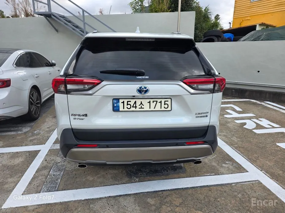 Фото 4 - Toyota RAV4